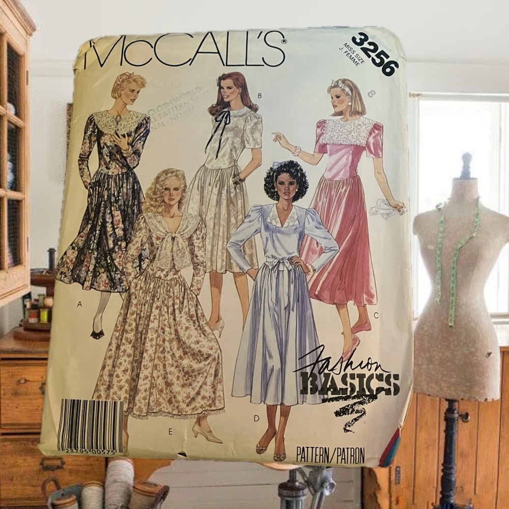 Vintage McCall's Fashion Basics Sewing Dress Pattern 3256
